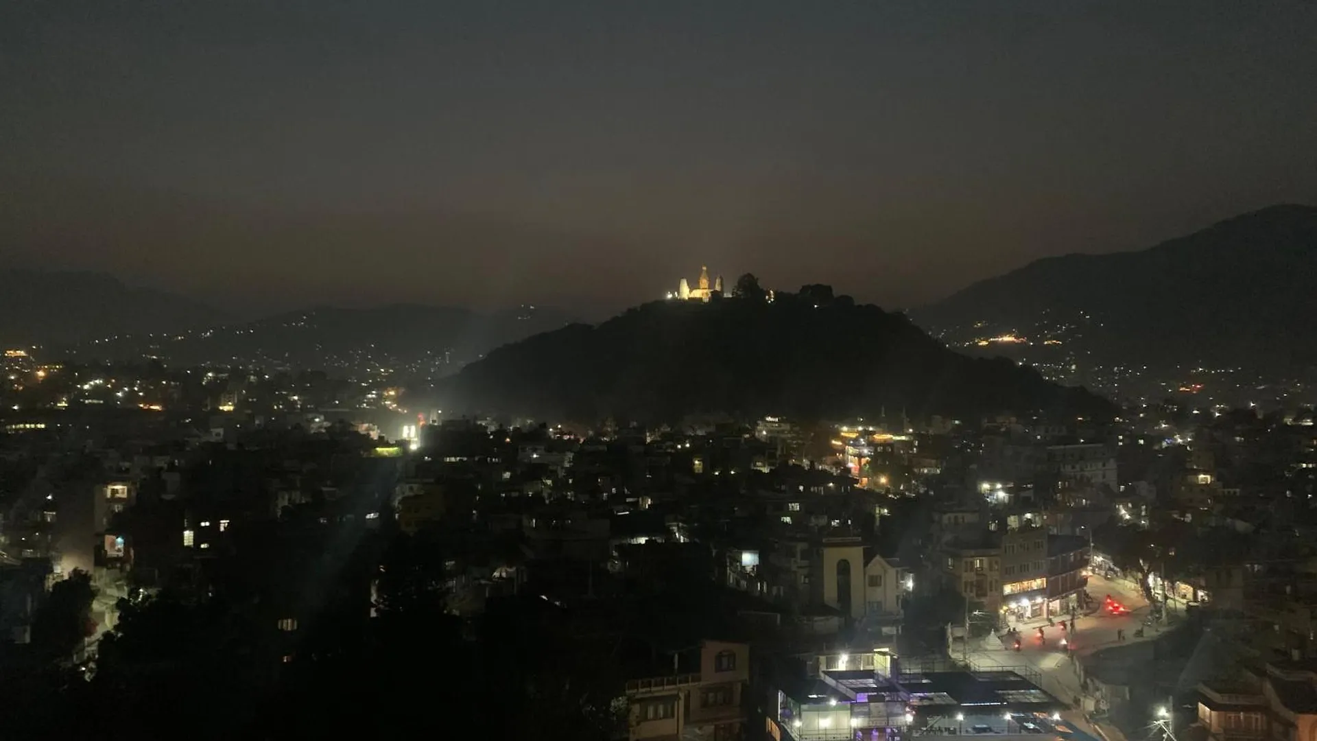 2Bhk Fully Furnished Apartment At Retreat Apartments, Swayambhu Katmandou